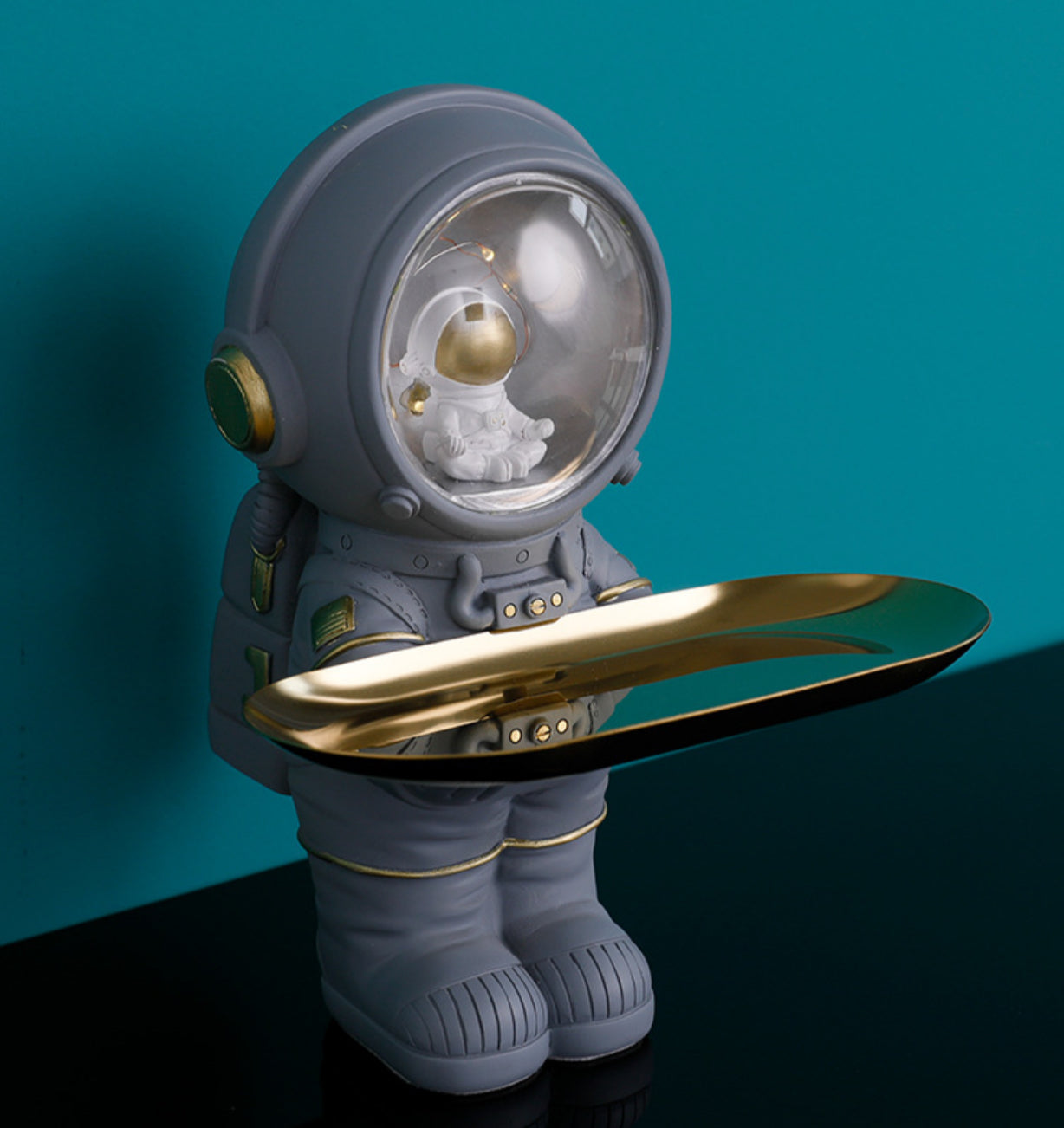 Tray Astronaut