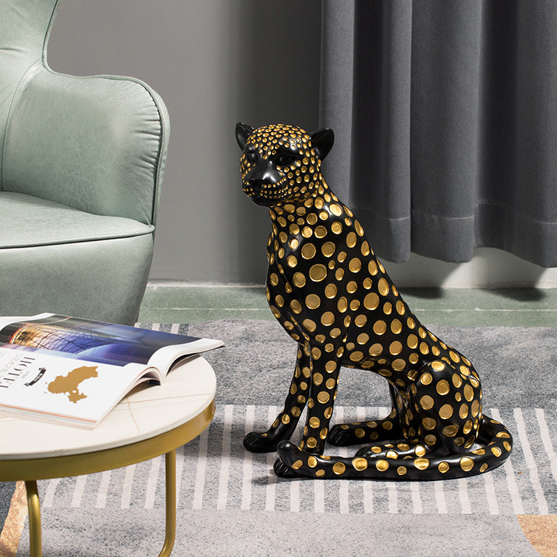 XL Sitting Leopard