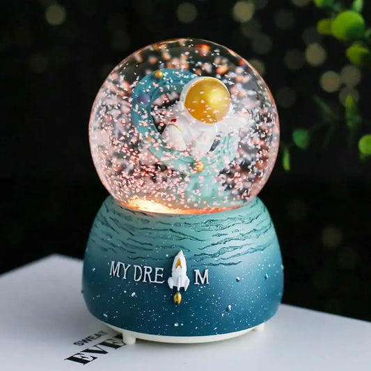 Astronaut Snow Globe